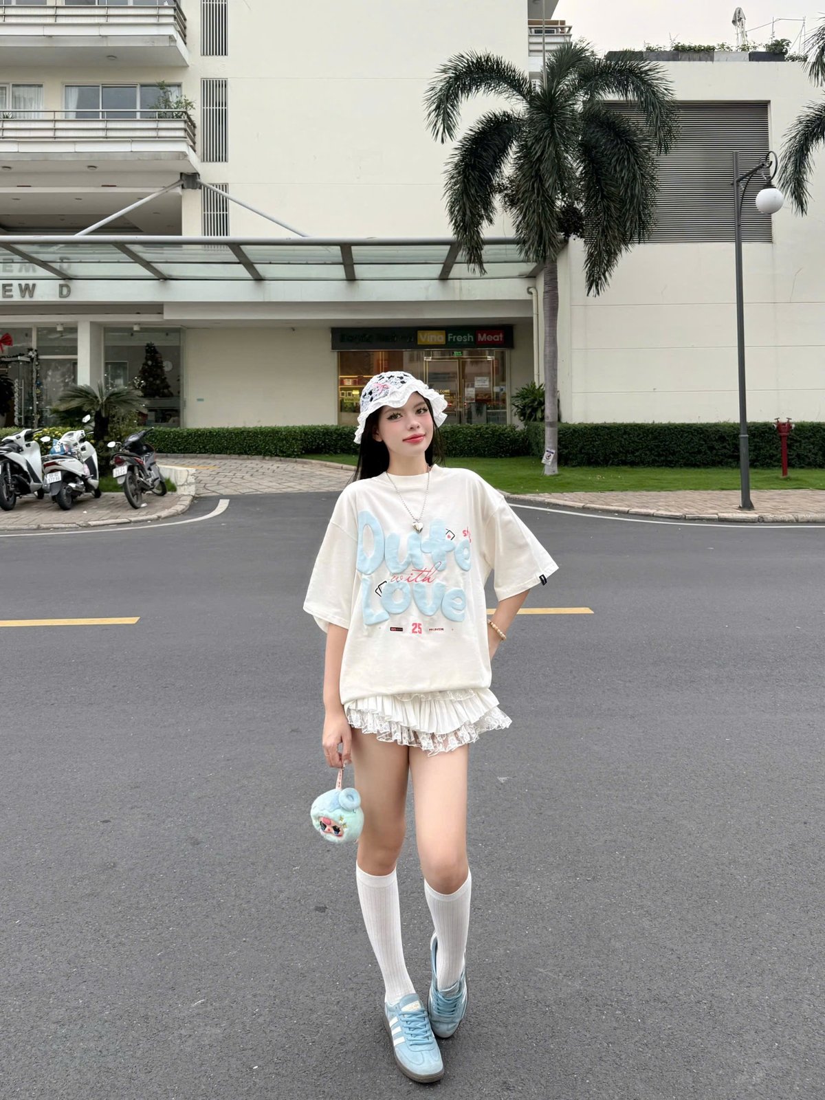 OUTERITY Lover Boxy Fit Graphic T-Shirt