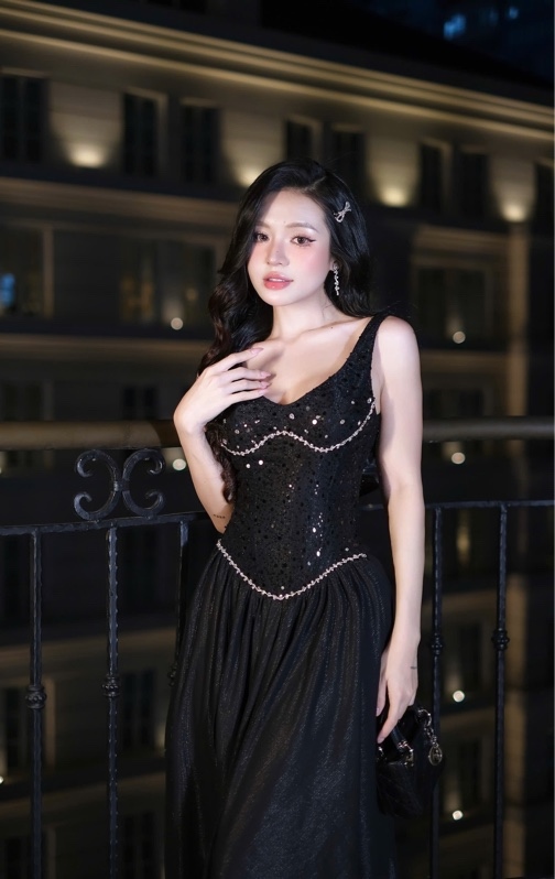 THAOBIBI 亮片細肩帶長洋裝