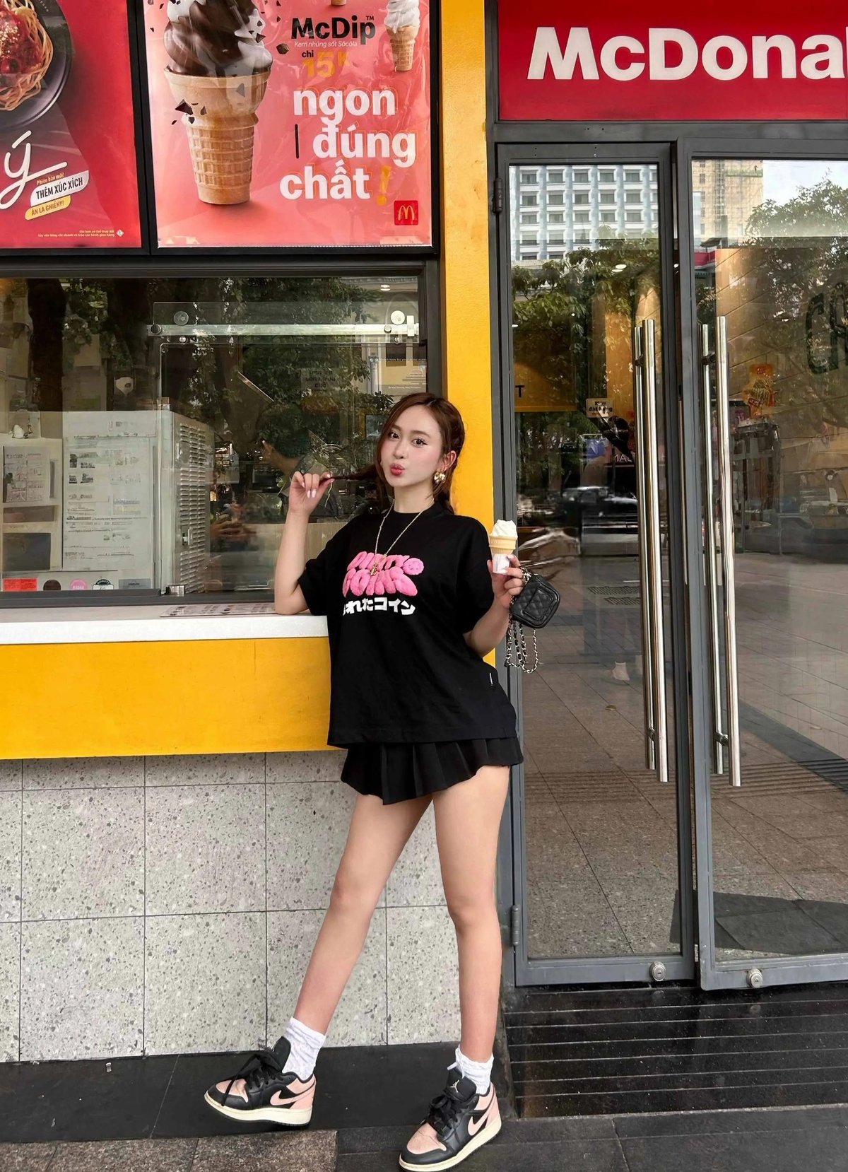 DIRTYCOINS Dico Fluffy Wavy Logo T-shirt