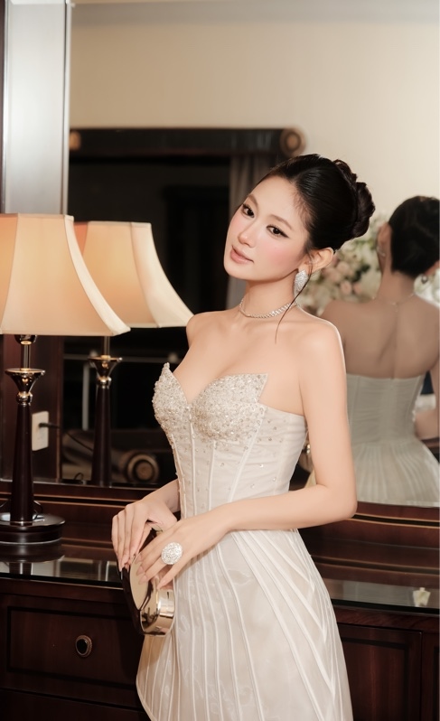 THAOBIBI Sequin Cup A Strapless Mini Dress