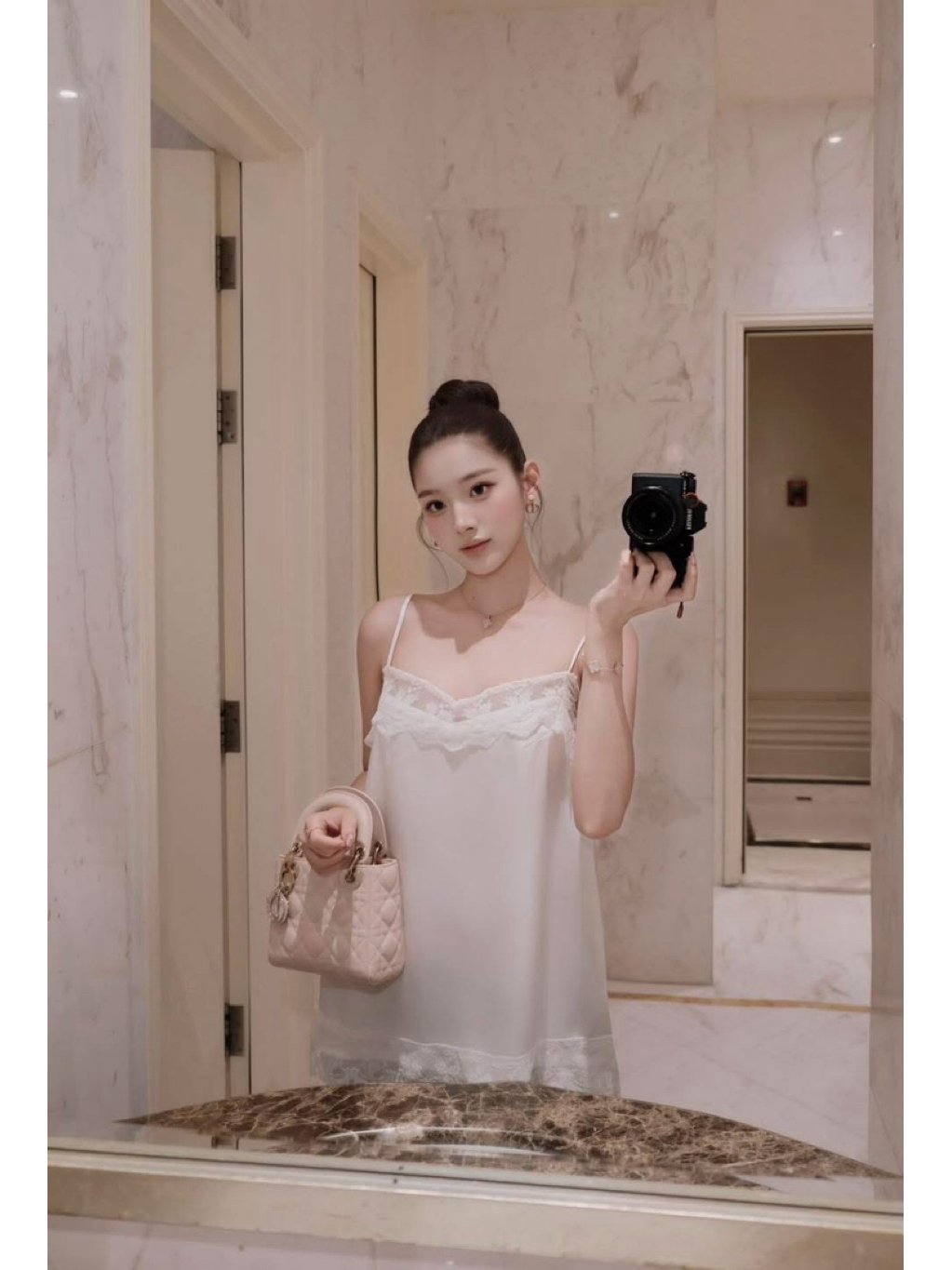 Chouchou Alina 白色蕾絲細肩帶背心與長褲套裝