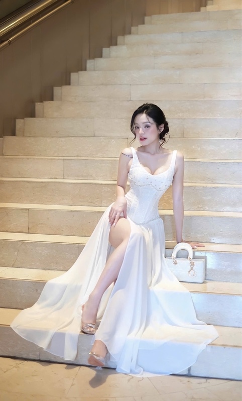 THAOBIBI 亮片細肩帶長洋裝