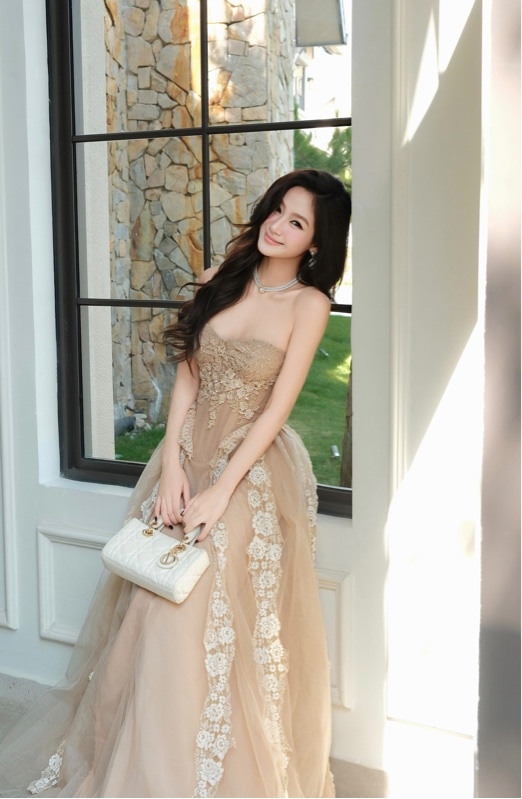 THAOBIBI 花卉蕾絲胸衣長禮服