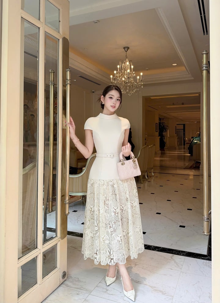 CHOU CHOU 蕾絲拼接連身裙