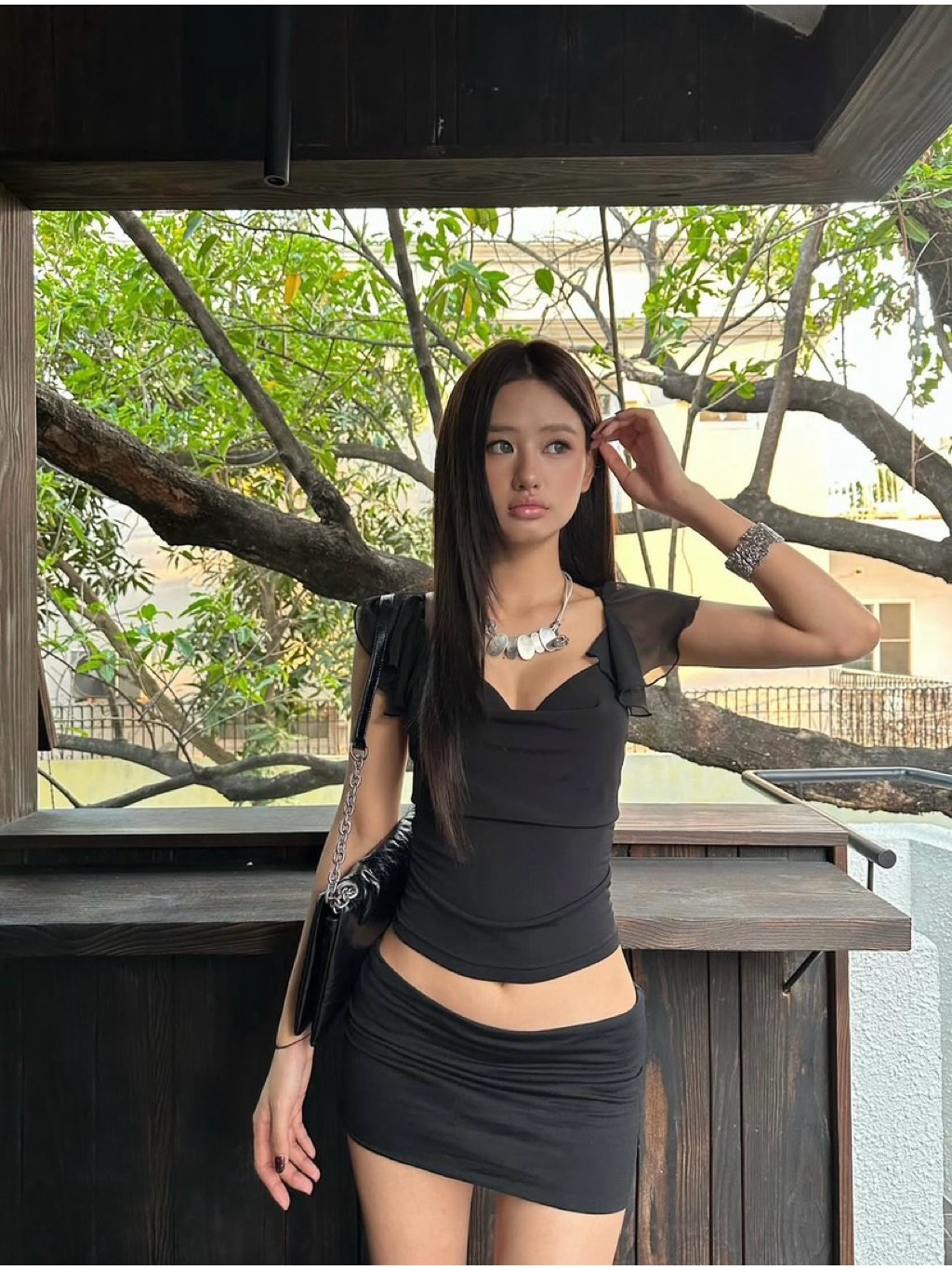Moody Nudy 黑色 Lola 上衣