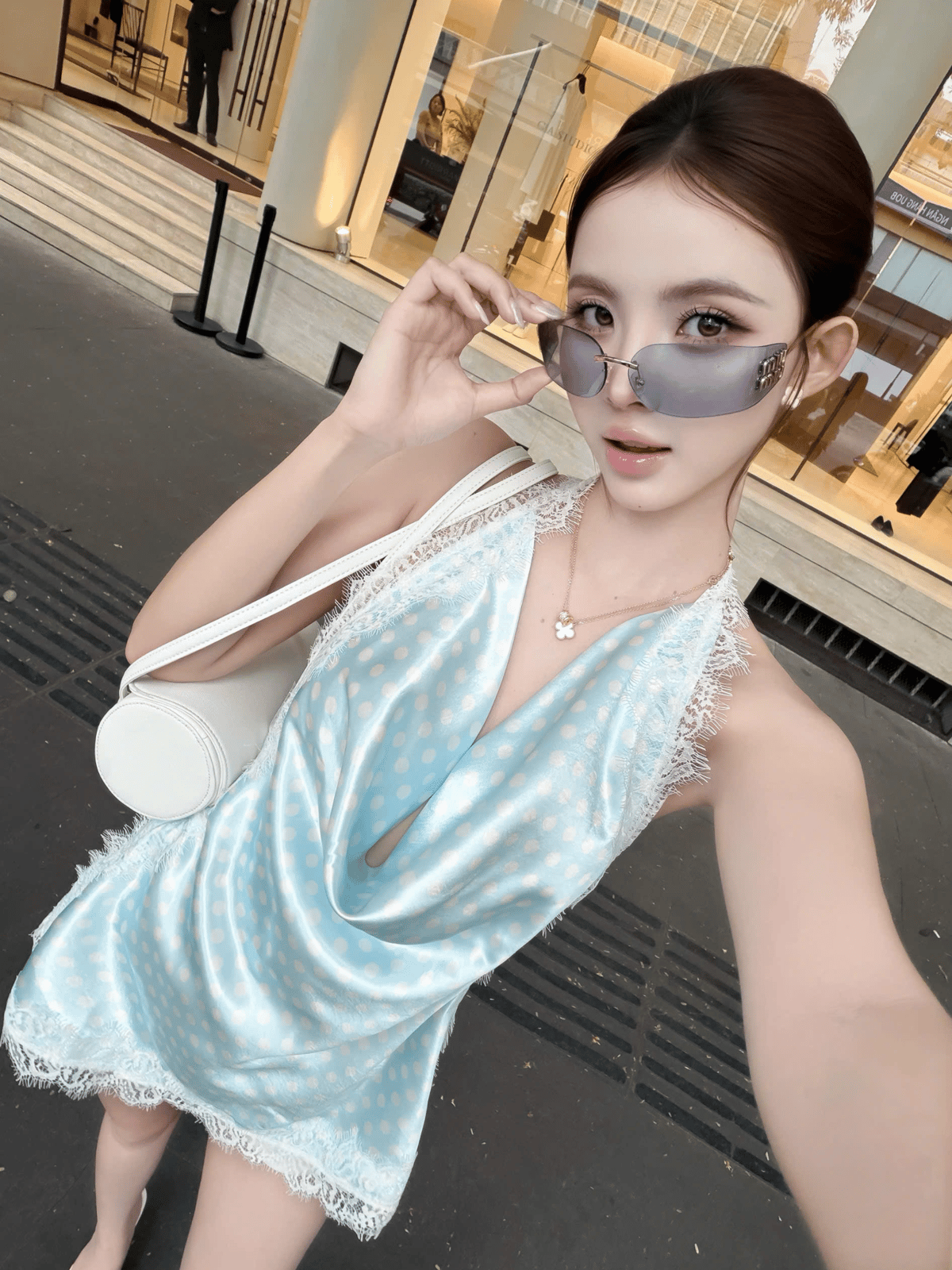 Tran Ali 蕾絲滾邊絲綢背心上衣