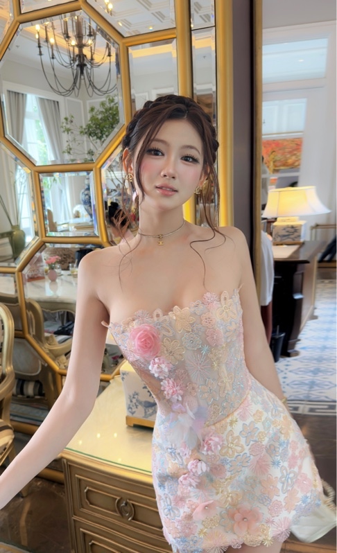 THAOBIBI 多色亮片花朵設計 A Cup 迷你裙