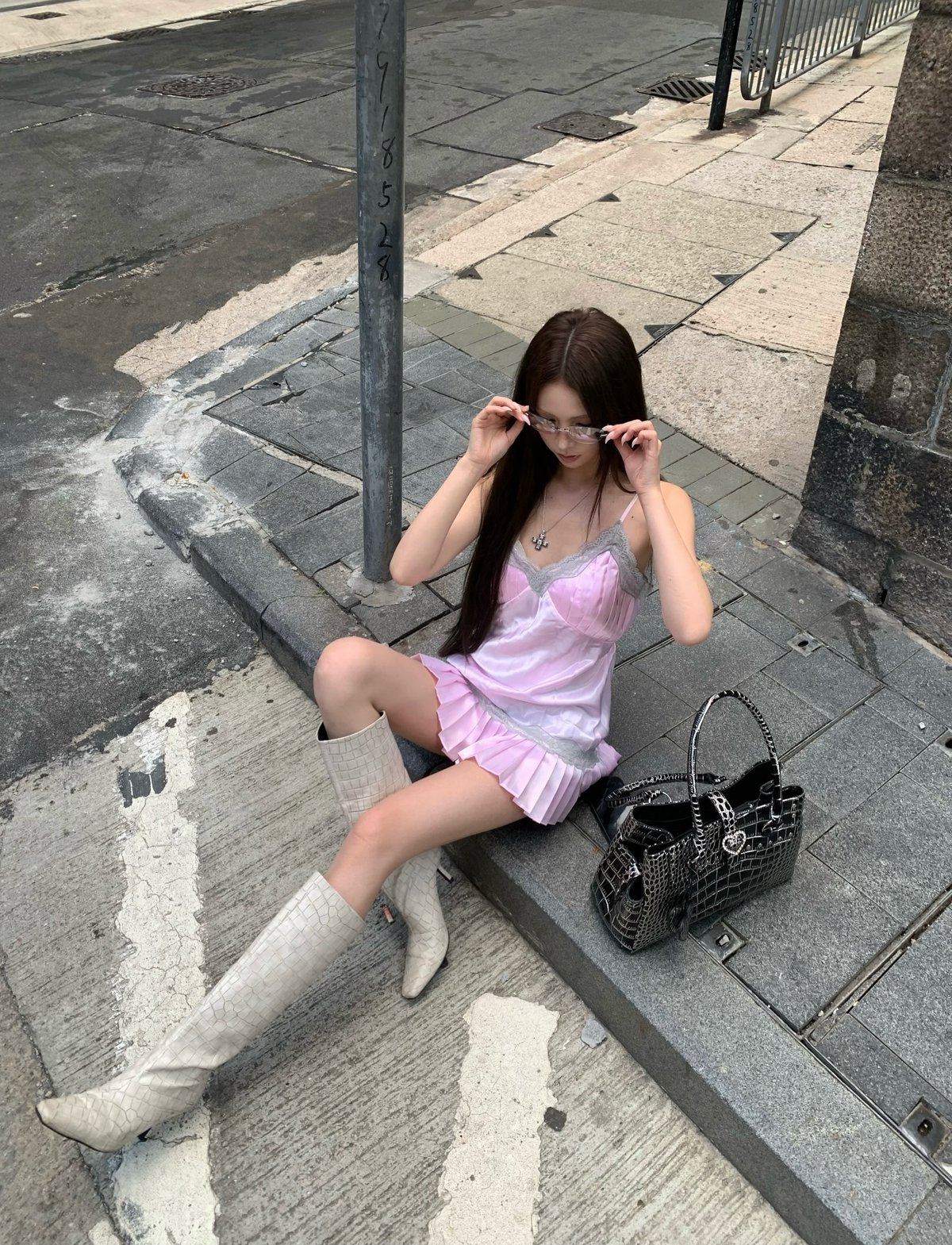 Bandarsaya Chloe 閃亮翅膀露背連身裙