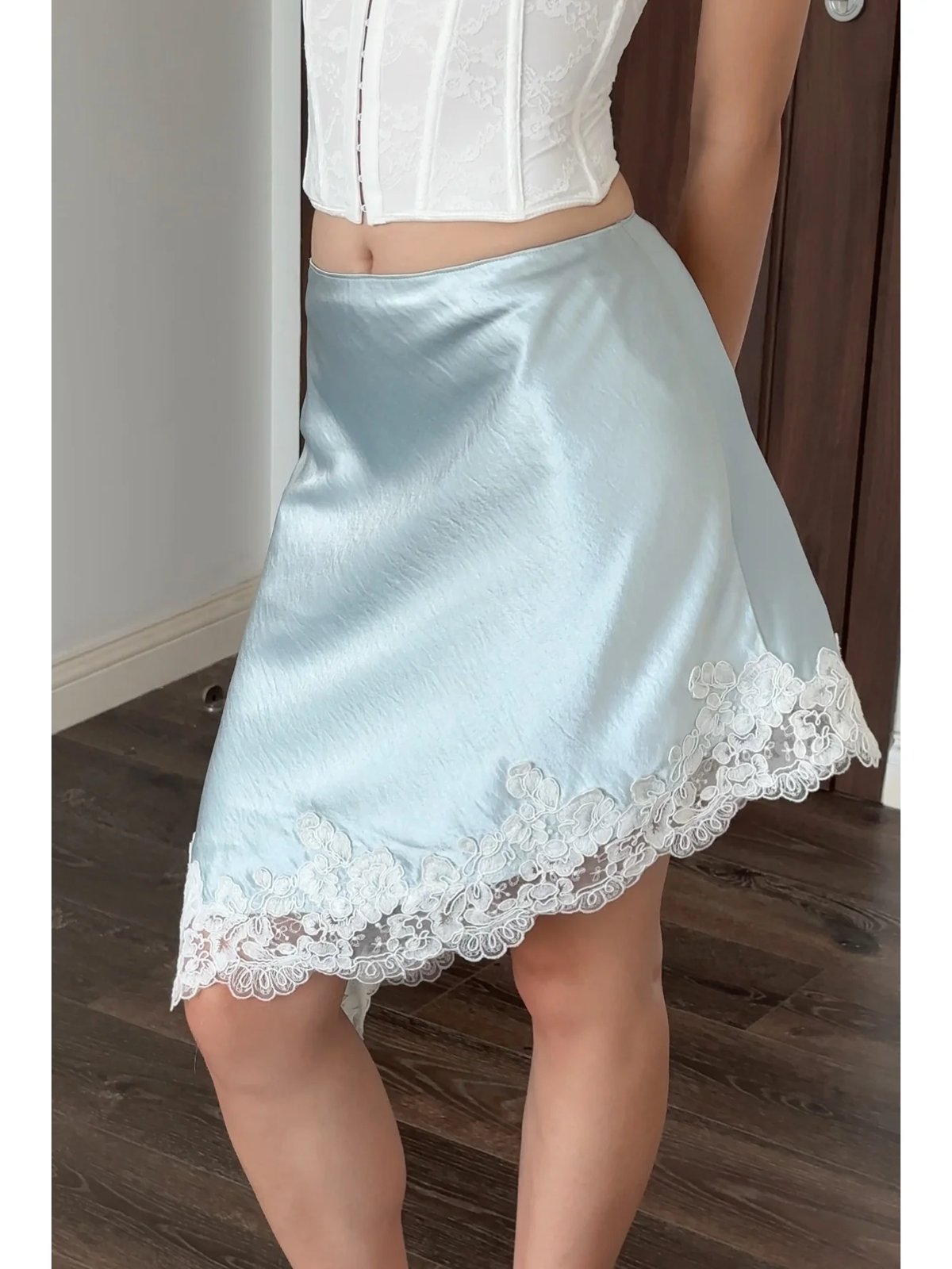 Sugar Crush Jiso Satin Lace Trim Midi Skirt 復古蕾絲滾邊緞面中長裙