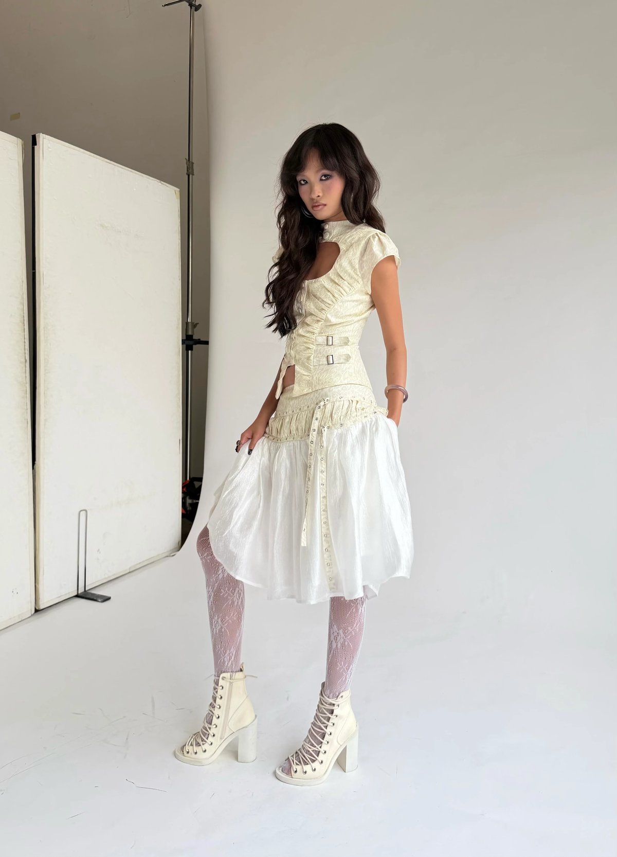 INTO.EIGHT Bubble Ruched Balloon Midi Skirt
