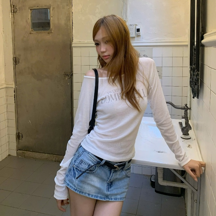 TWENTI Raplan Thin Long Sleeve Graphic Top
