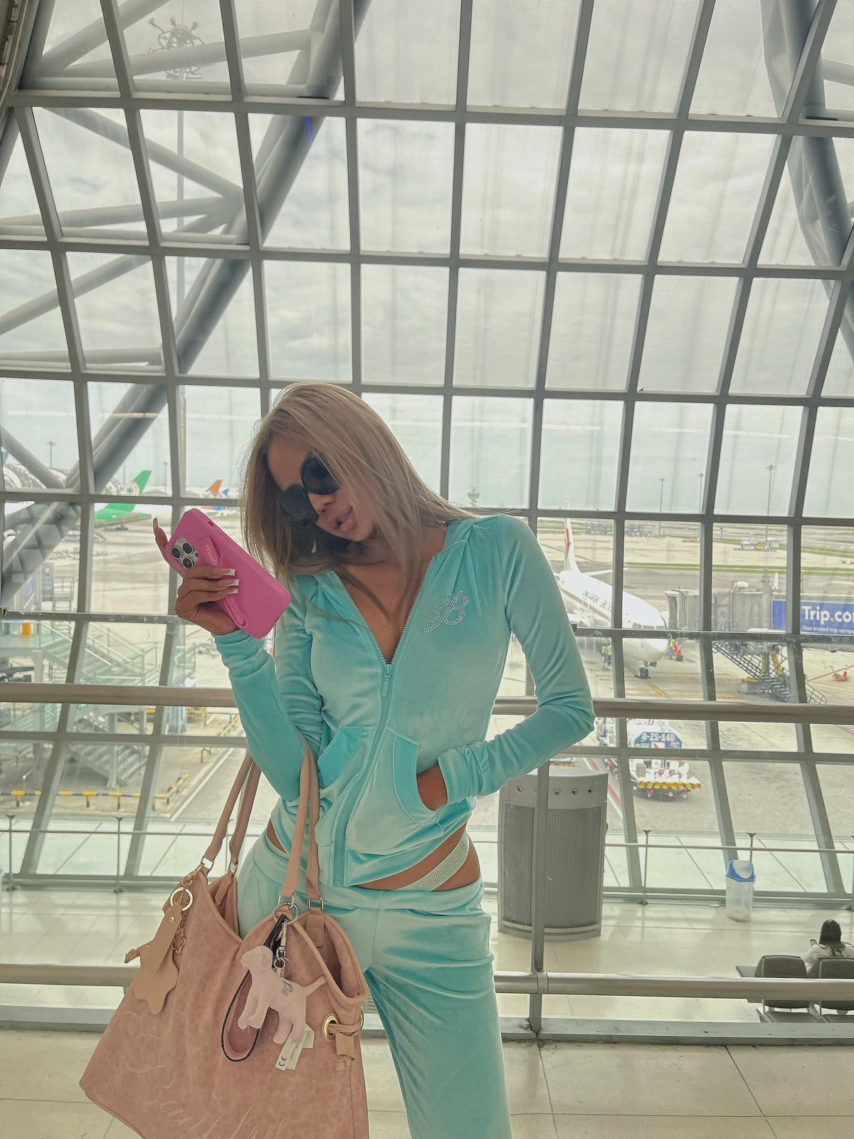 Bandarsaya Tiffany Barbie 天藍色與粉色運動套裝