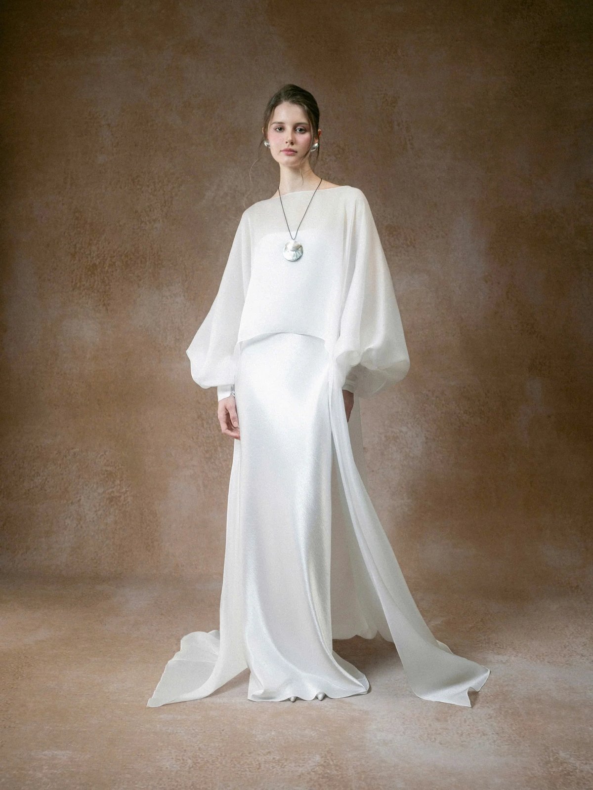 KISSERINE VERA DRESS 絲綢禮服 配 雪紡斗篷 白色