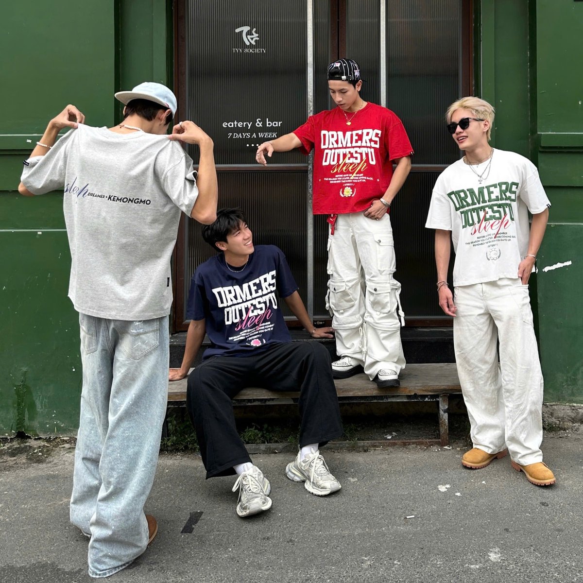 OUTERITY Dreamer 男女通用 Boxy 版型印花 T-Shirt