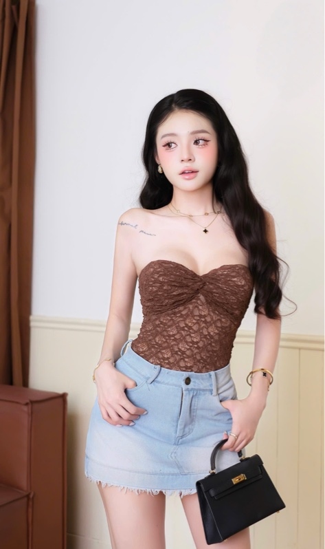 THAOBIBI Lace Twist Bust Tube Top