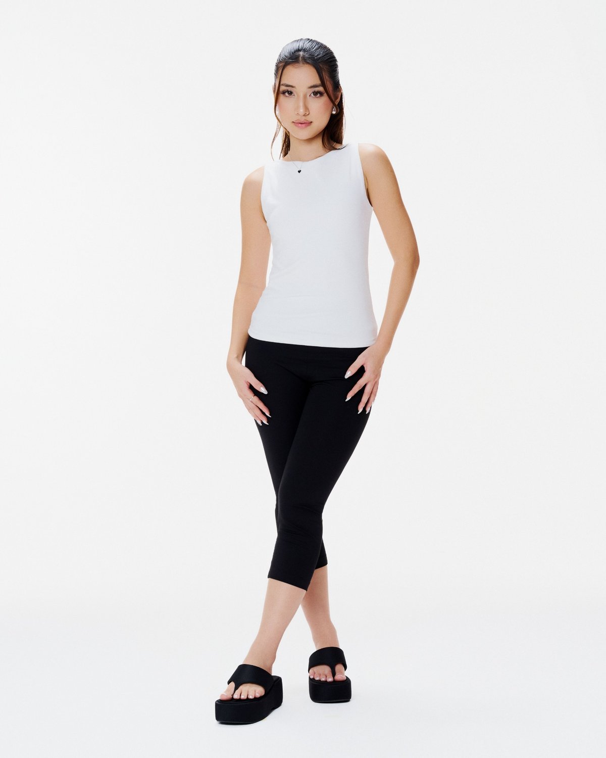 DOTTIE Boat Neck Sleeveless Top MC17 上衣