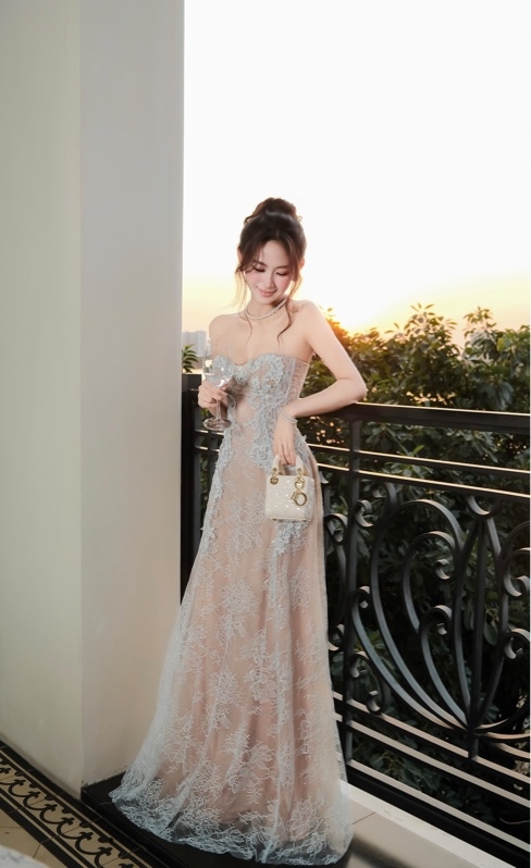 THAOBIBI Floral Lace Strapless Maxi Dress
