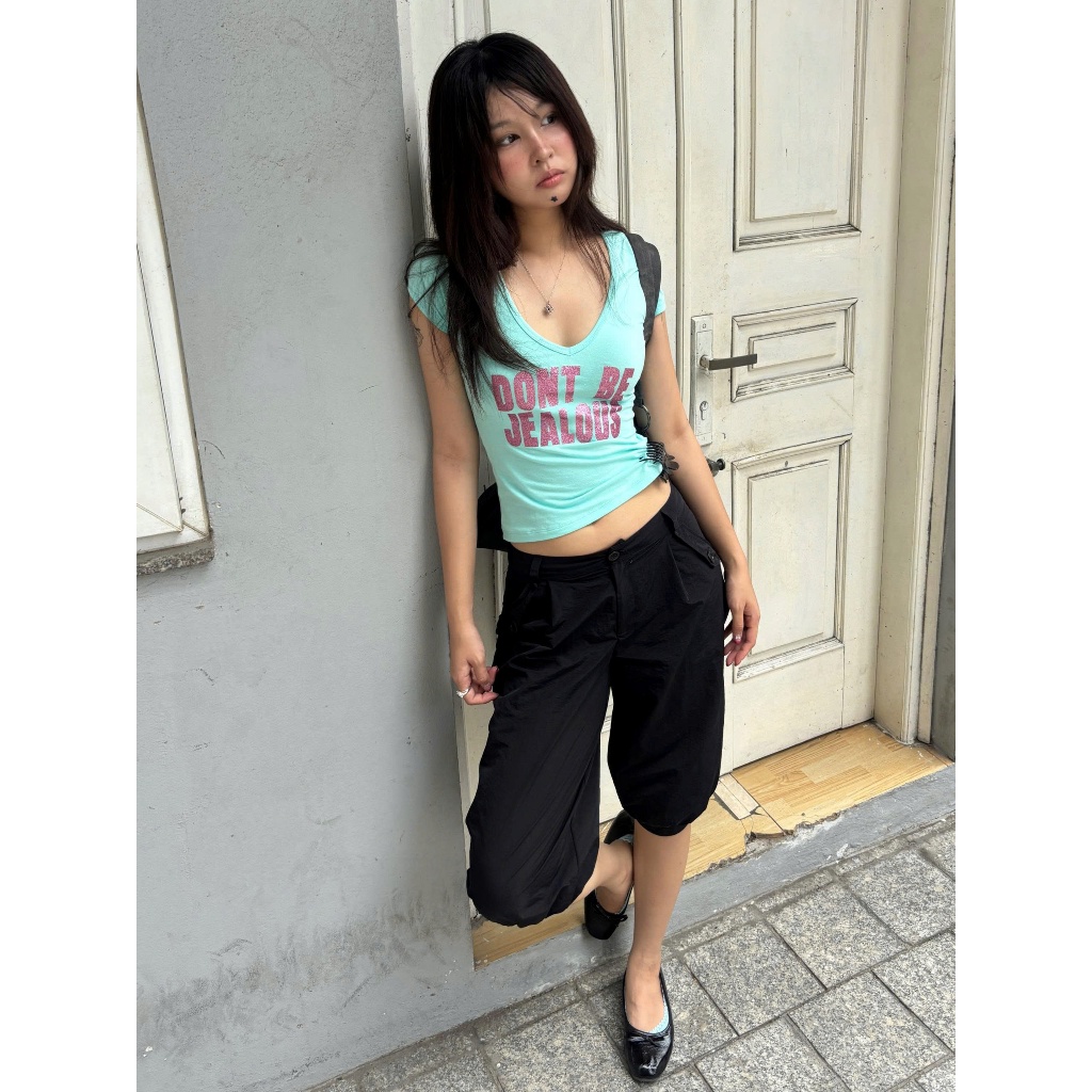 TWENTI Jealous 系列 V 領印花棉質 T-shirt