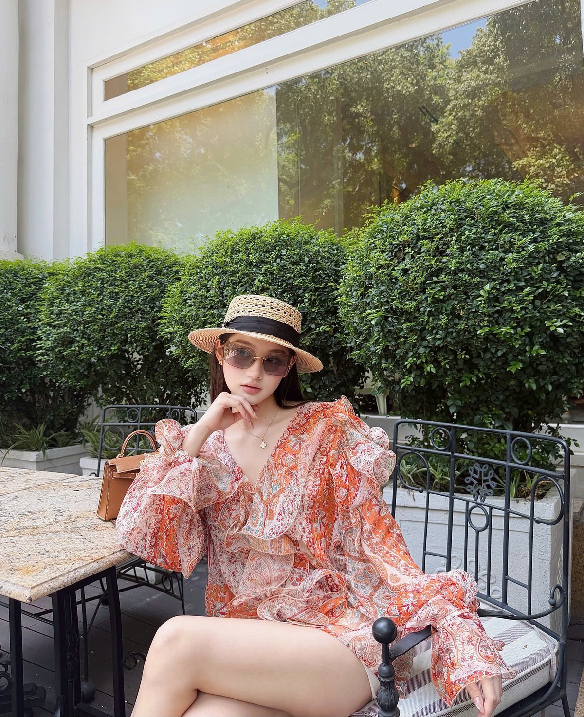 CHOU CHOU Floral Print Ruffle Blouse and Shorts Set