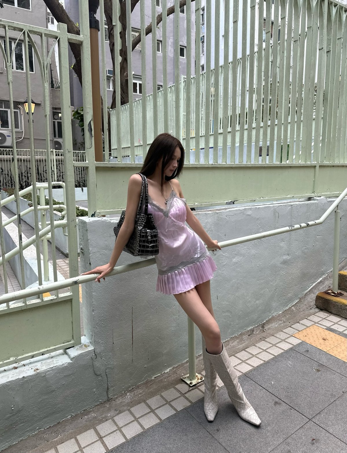 Bandarsaya Chloe 閃亮翅膀露背連身裙