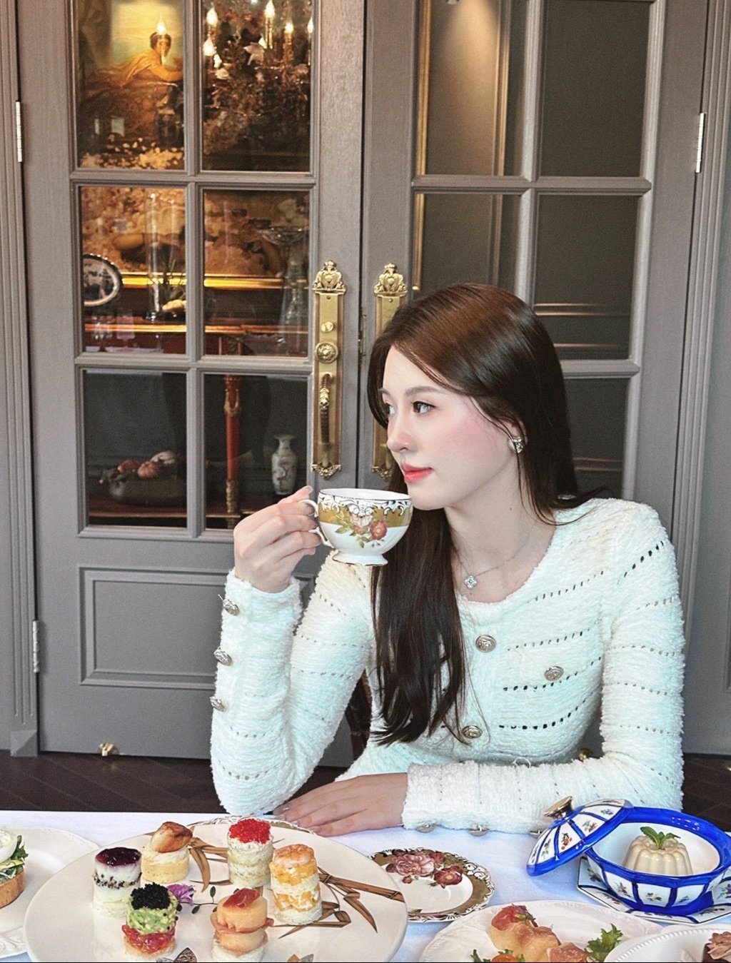 VSOCOOL Edit WHITE AIRI DRESS