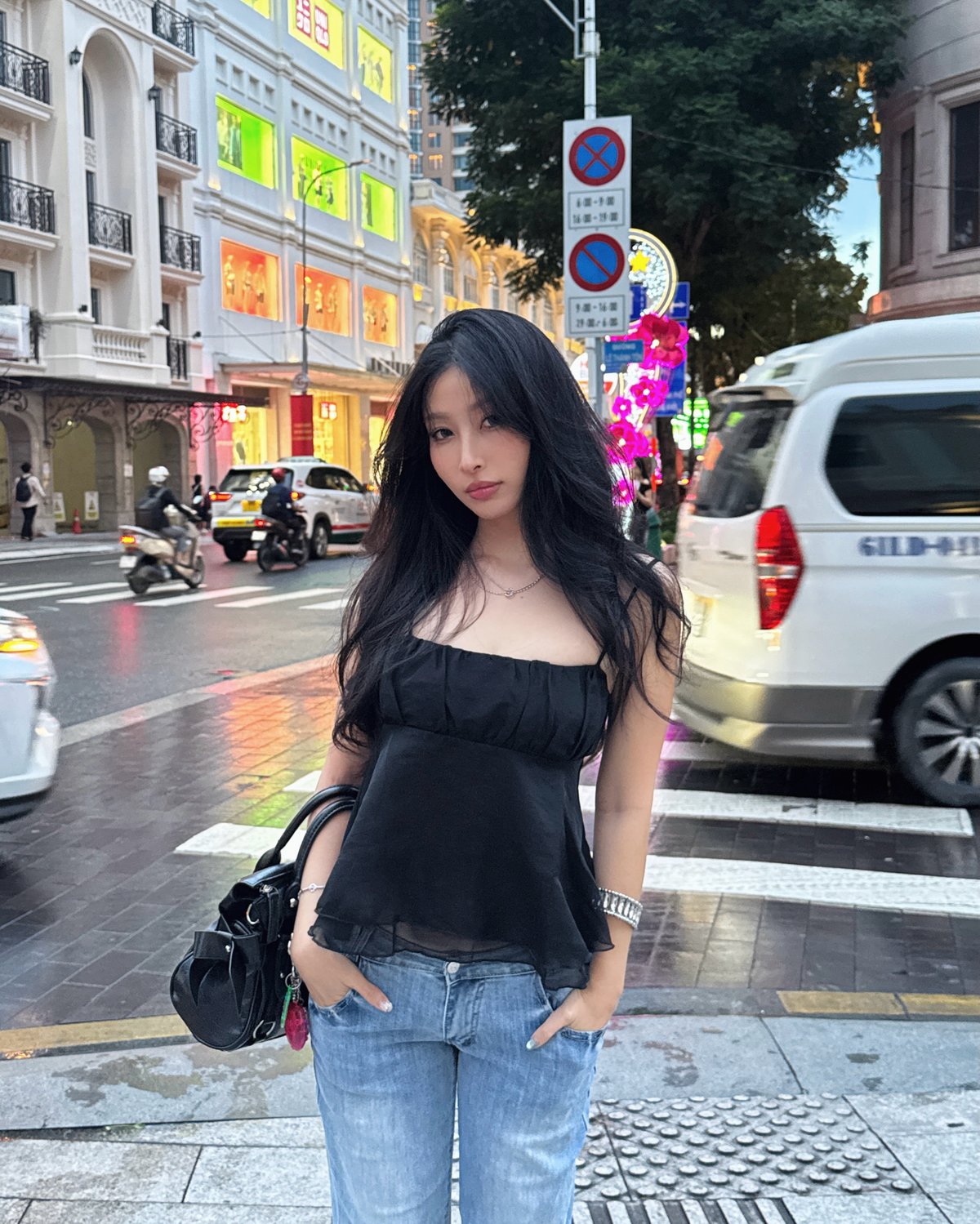 Emilie Stacy Top 黑色吊帶褶皺上衣