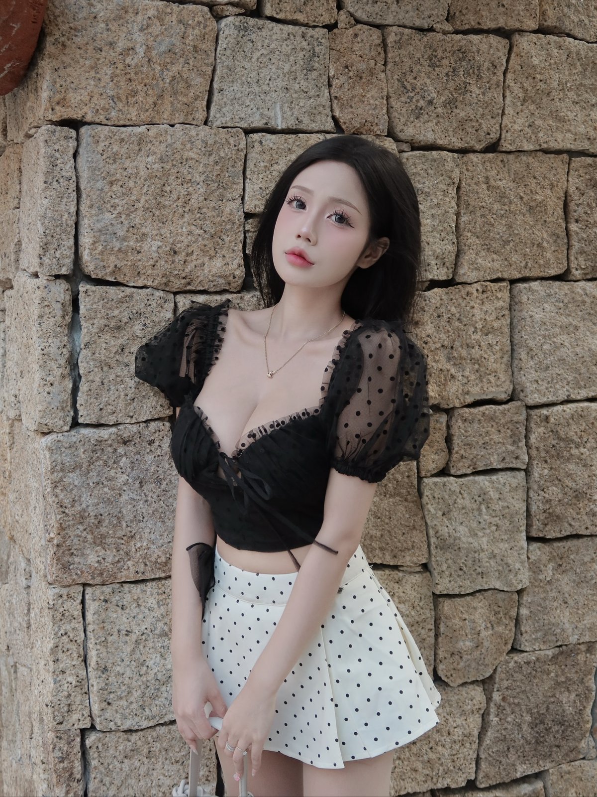 Maikaa Studio Tiva Set 甜美波點蕾絲上衣與短裙套裝