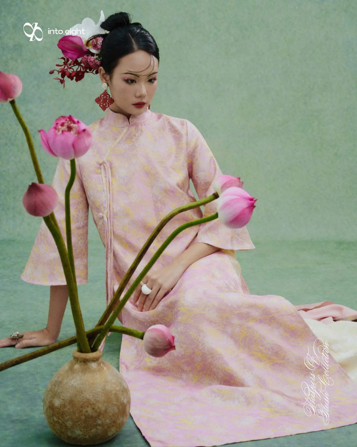 into.eight Áo Dài Phấn Brocade Long Dress