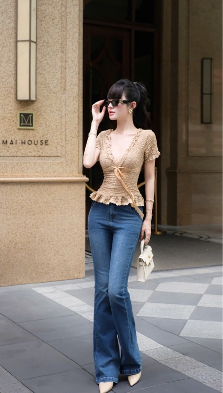 THAOBIBI Lace Ruffle Flared Blouse