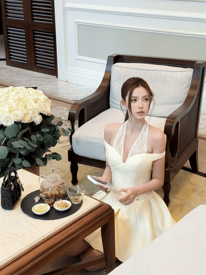 Tran Ali 蕾絲拼接露肩蓬蓬裙