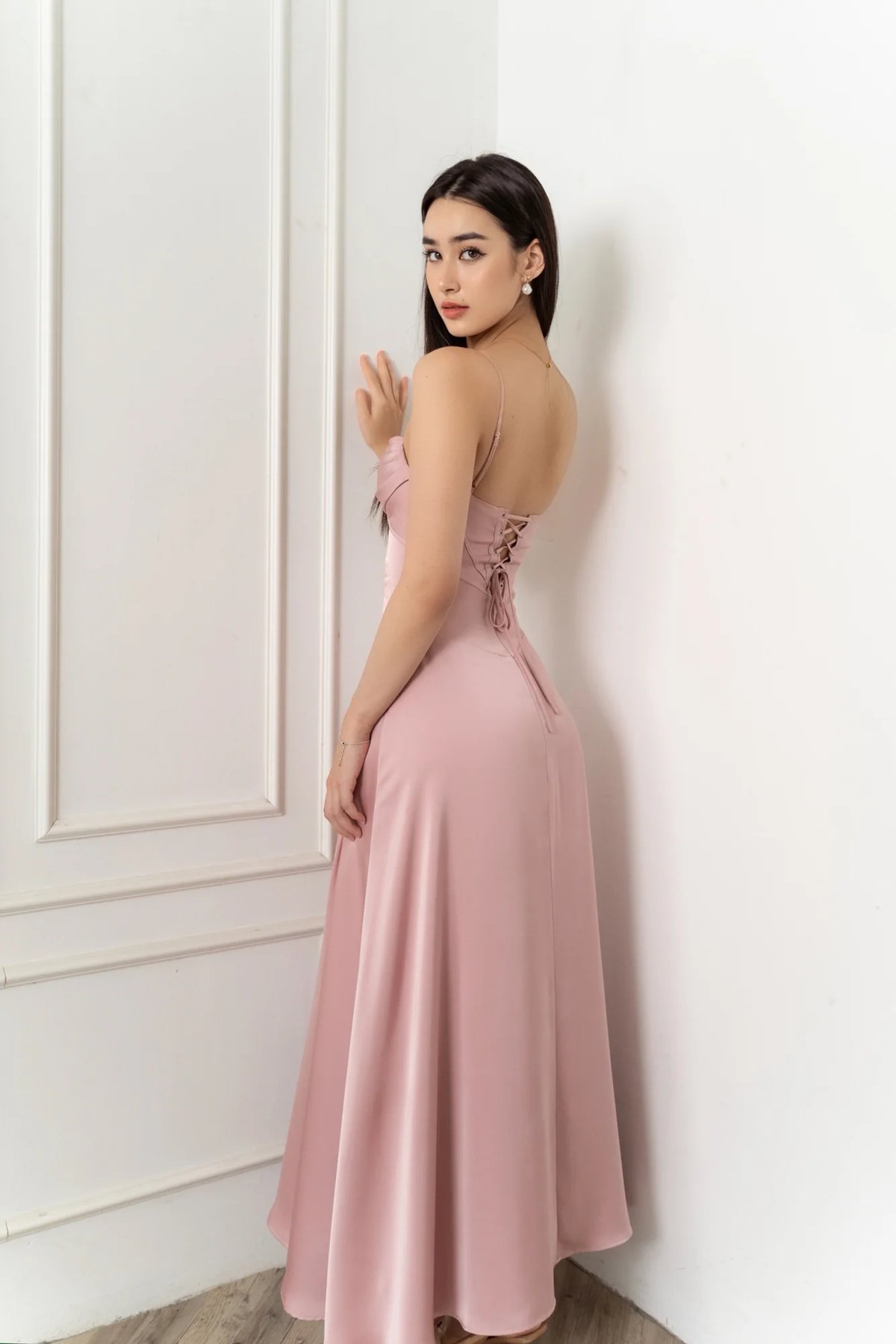 KISSERINE Noir Satin Pleated Dress Satin 緞面褶皺細肩帶連身裙