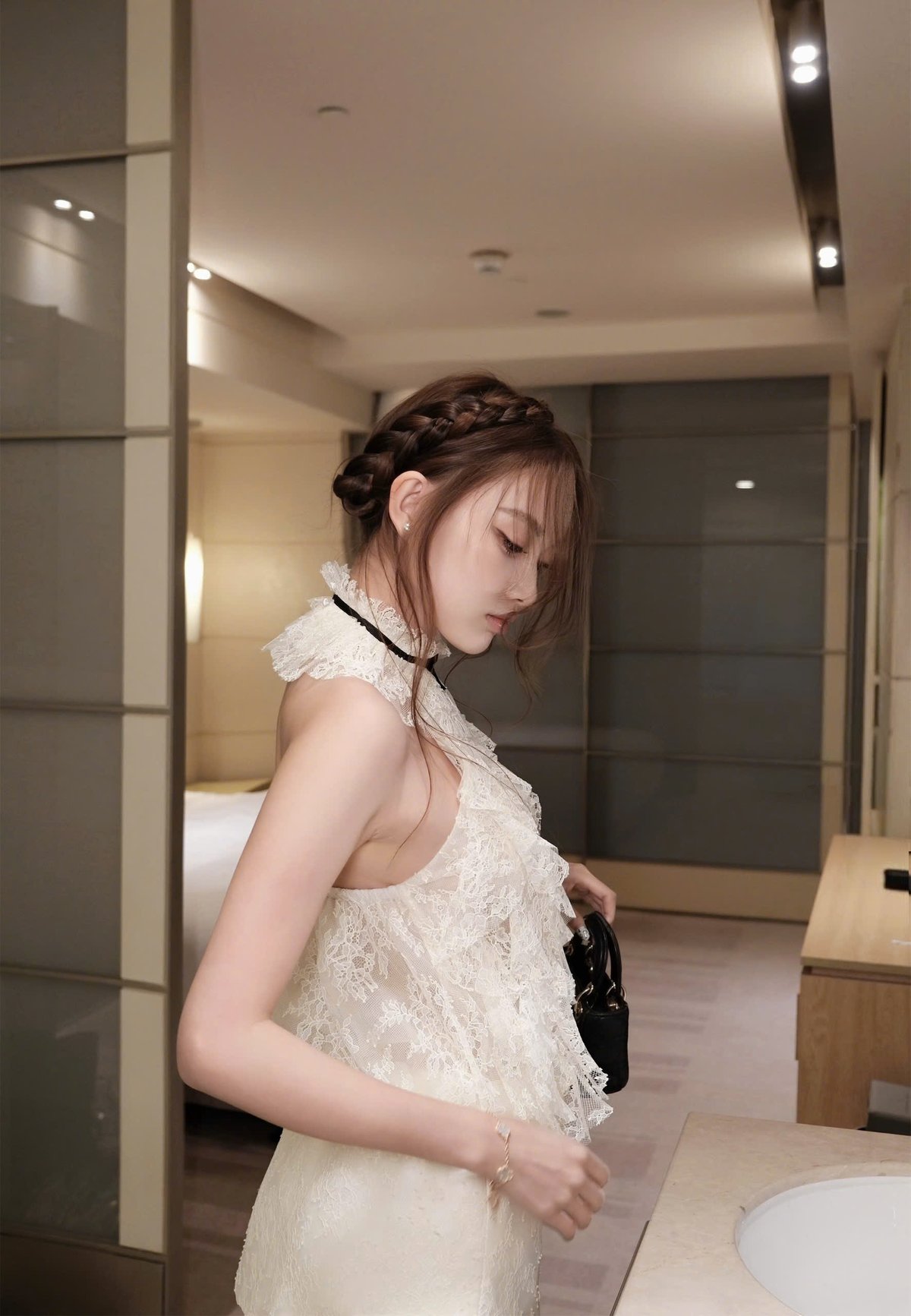 CHOU CHOU 蕾絲荷葉邊蝴蝶結連身裙