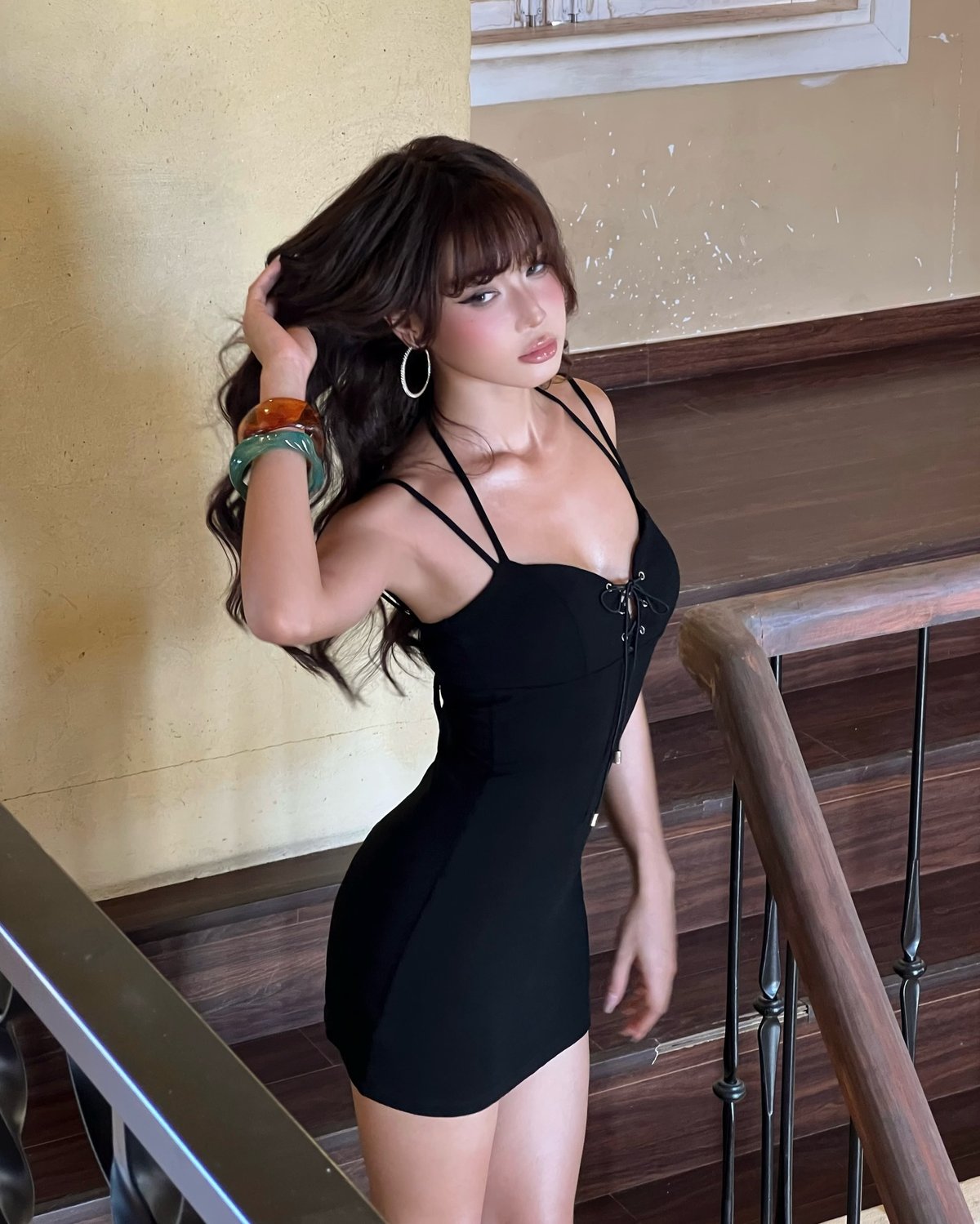 Emilie Cerys 黑色蕾絲繫帶連身裙