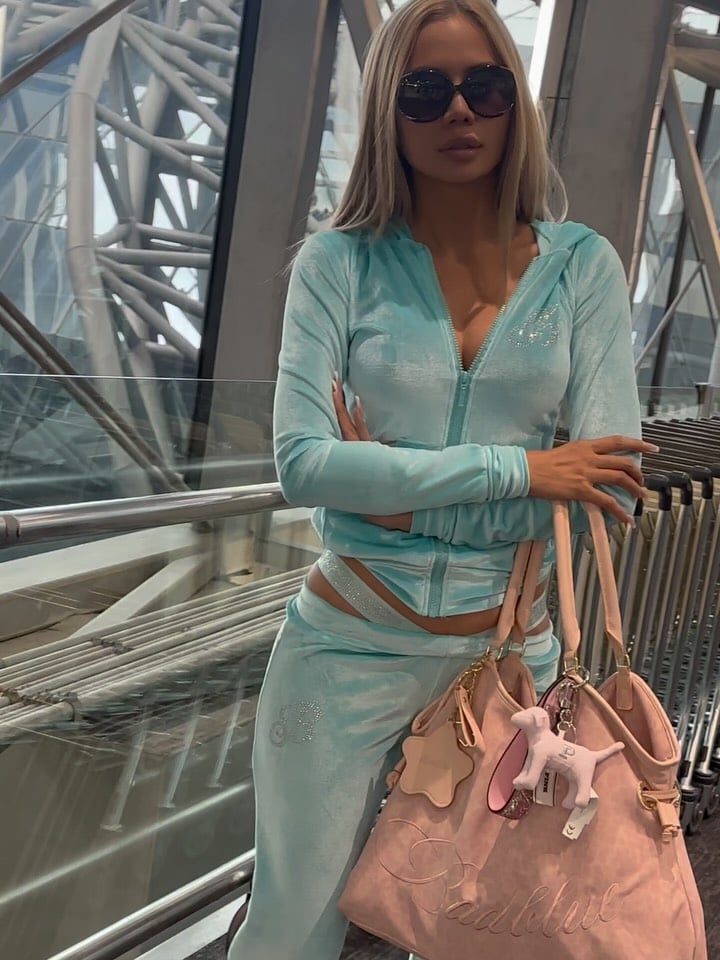 Bandarsaya Tiffany Barbie 天藍色與粉色運動套裝