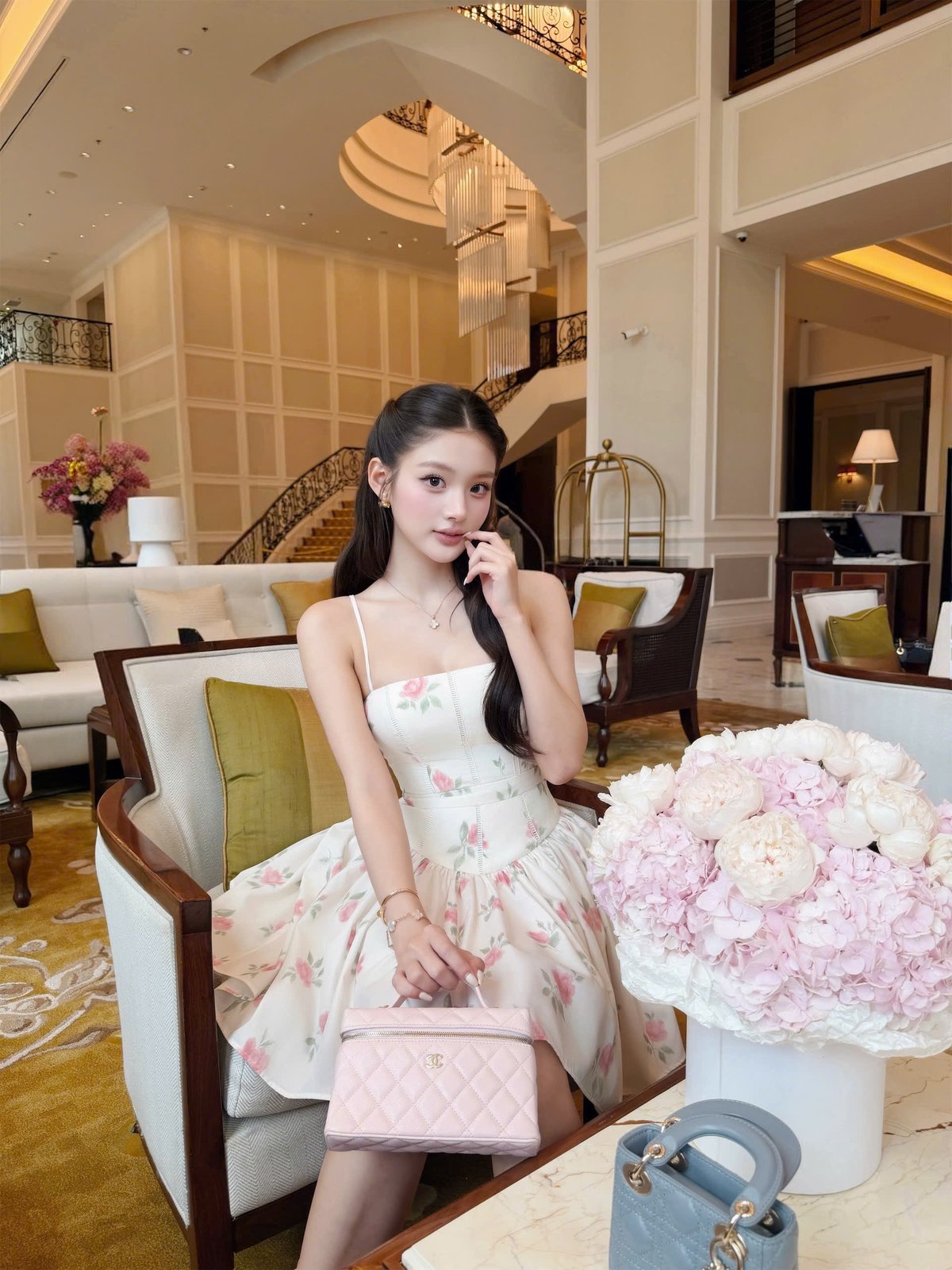 CHOU CHOU 花卉碎花 A 字連身裙