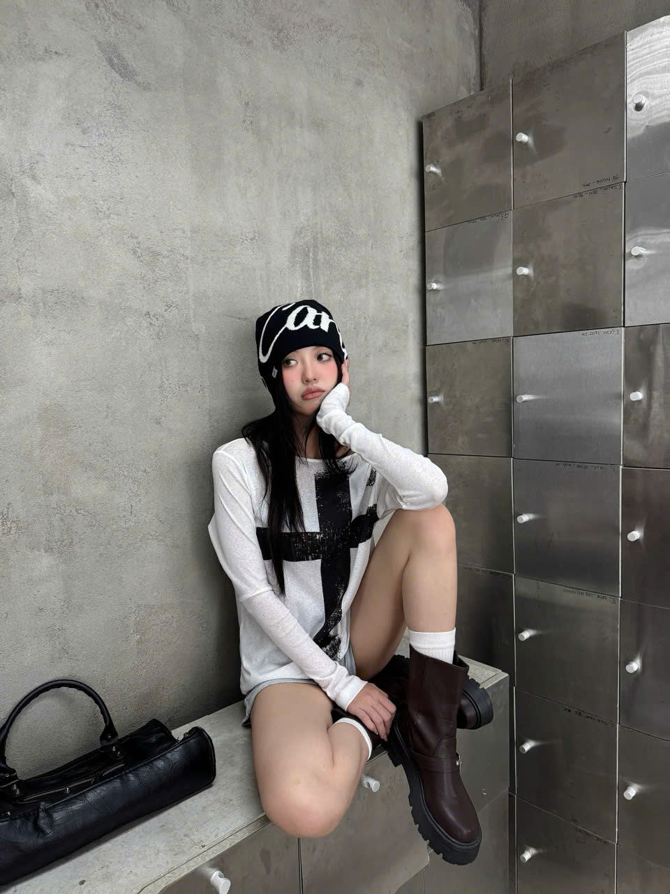 KILL SYSTEM SUPER STAR Glitter Print Low-Rise Fleece Shorts