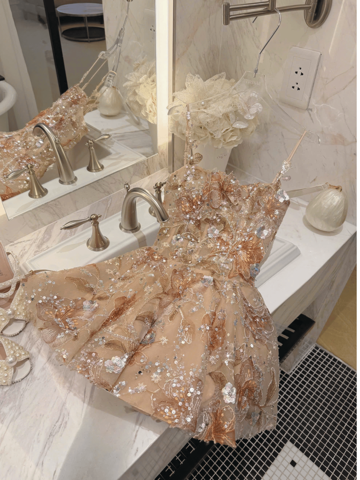 Tran Ali 閃亮亮亮片刺繡迷你連身裙
