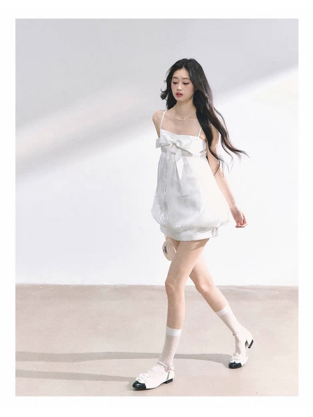 Shaoyeyan Alyn White Bow Spaghetti Strap Mini Dress