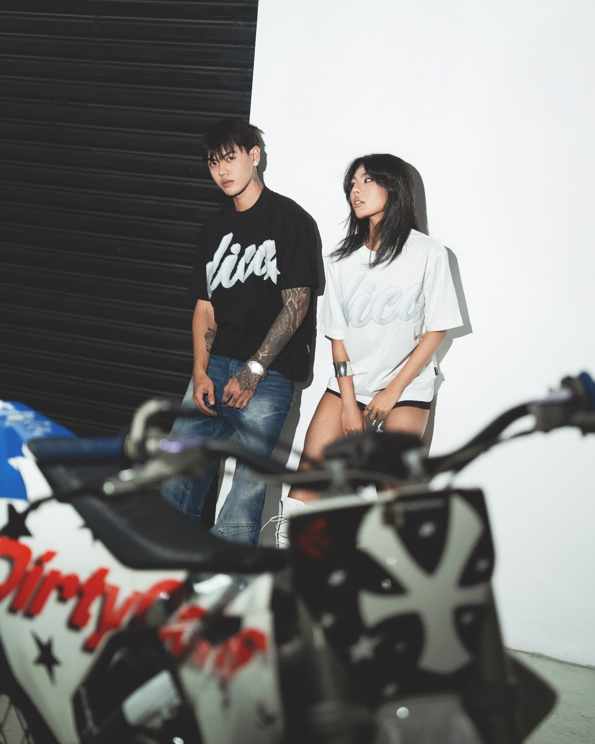 DIRTYCOINS Dico Fluffy 印花常規版 T-Shirt