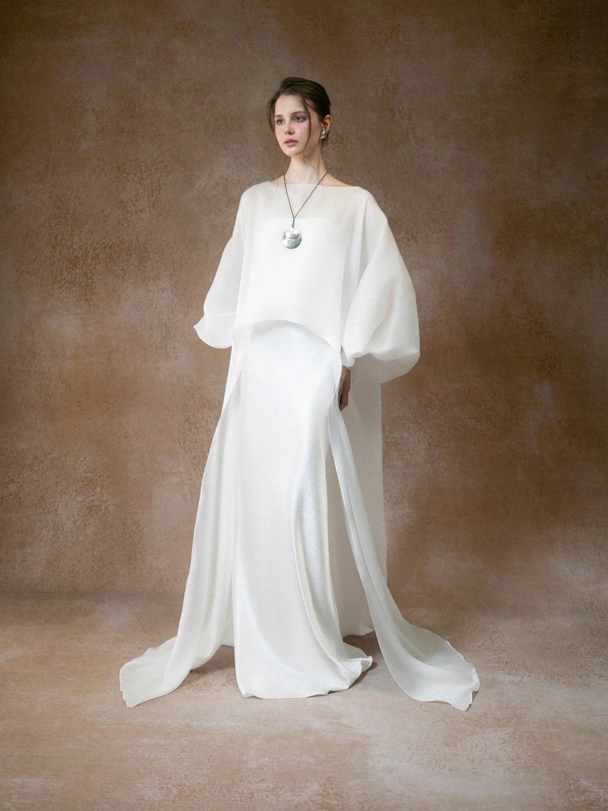 KISSERINE VERA DRESS 絲綢禮服 配 雪紡斗篷 白色