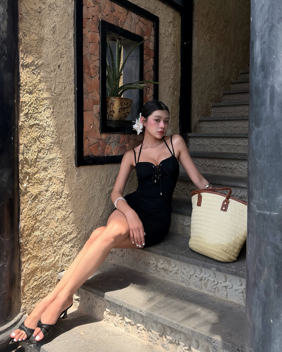 Emilie Cerys 黑色蕾絲繫帶連身裙