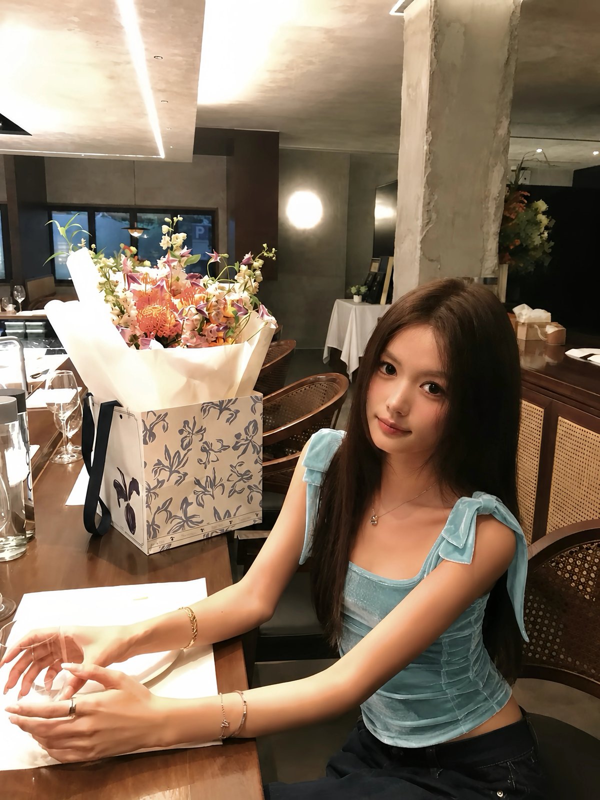 Sugar Crush Mina 蝴蝶結絲絨方領上衣