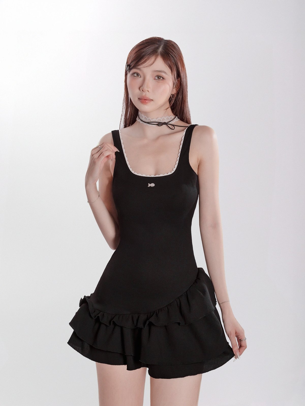 DKMV Bennie Dress 方領露背荷葉邊層次短裙