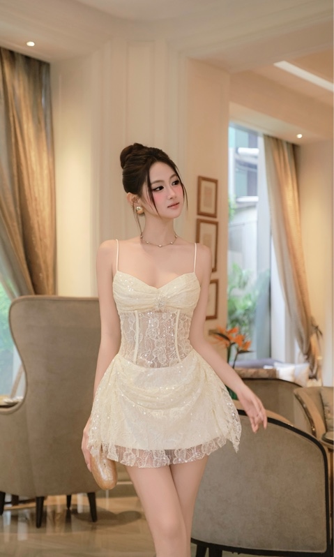 THAOBIBI 精緻蕾絲吊帶小禮服
