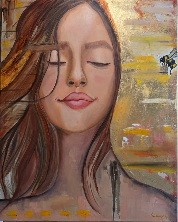 BEE QUEEN