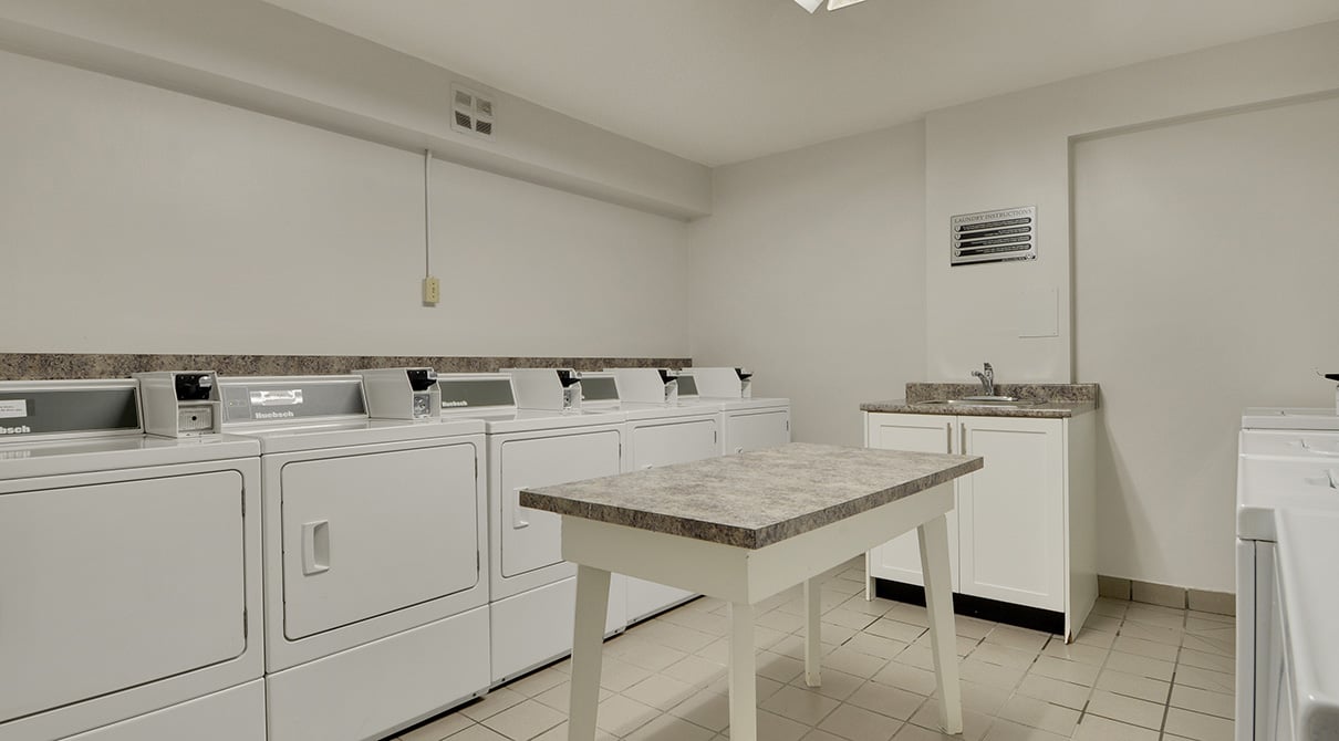 Skyline-19-suite-image