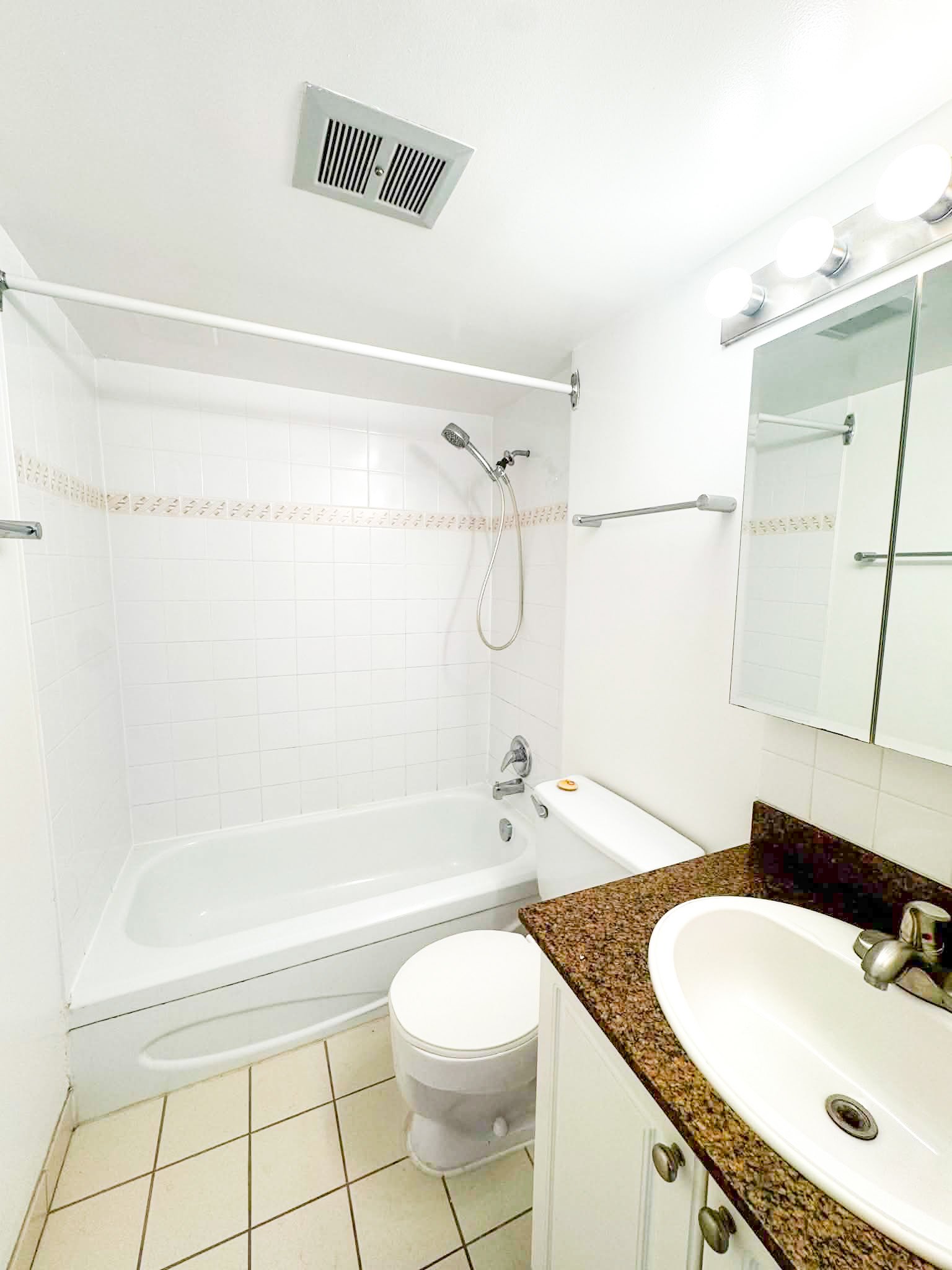 3-Santana-237-suite-image