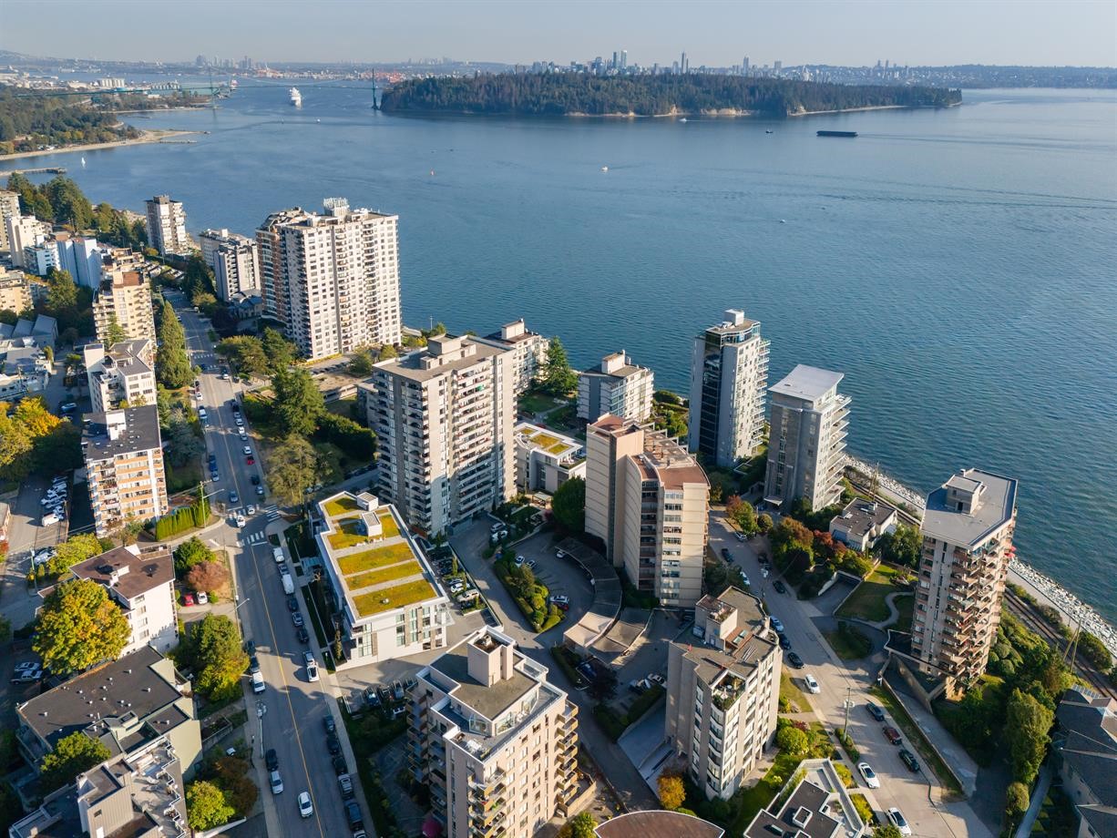 Primary property image.