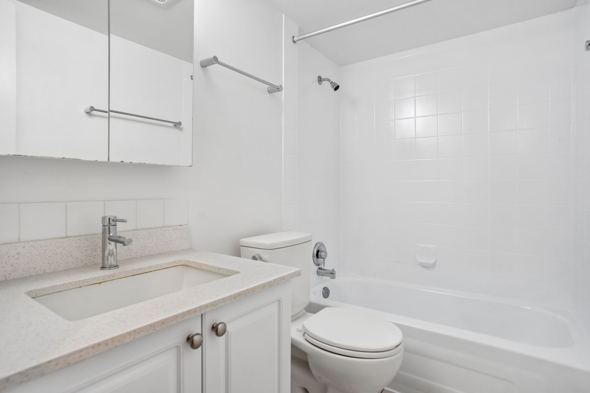 3-Santana-241-suite-image