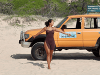 http://4WD%20tour%20vehicle%20on%2075%20Mile%20Beach%20K'gari%20Fraser%20Island